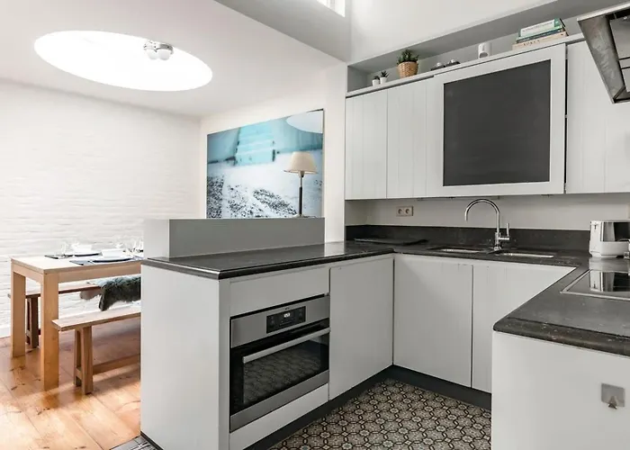 Family Townhouse In The Centre *