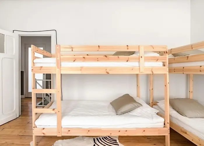 Дом отдыха Family Townhouse In The Centre